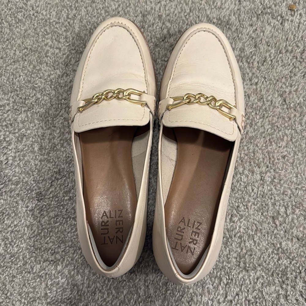 EUC Naturalizer women’s 10W sawyer white leather loafer flats